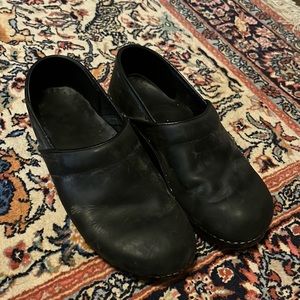 Black leather Dansko clogs